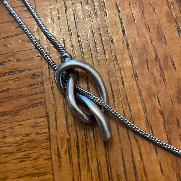 ⚓️TRADED⚓️MADEWELL Knotshine Necklace - Picture 6 of 13
